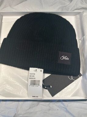 SAKS 5th Ave COLLECTION Cuffed Wool Beanie- NWT in box